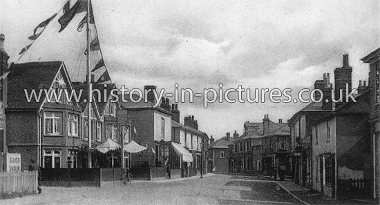street-scenes-great-britain-england-essex-brightlingsea-high